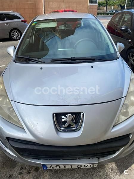 Gris / plata Usado 2010 Peugeot 207 Berlina | 2990 € (Buen precio) - Imagen 1/3