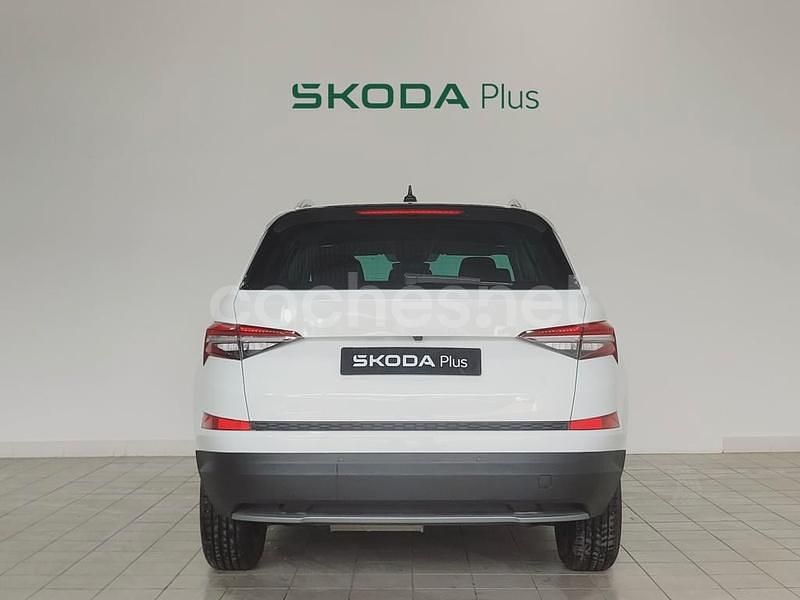 Usado Skoda Kodiaq Ambition 150 CV (110 kW) 2022 Blanco SUV
