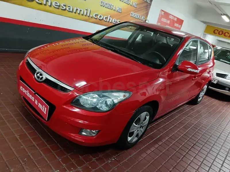 Usado Hyundai i30 Classic 109 CV (80 kW) 2009 Rojo Berlina