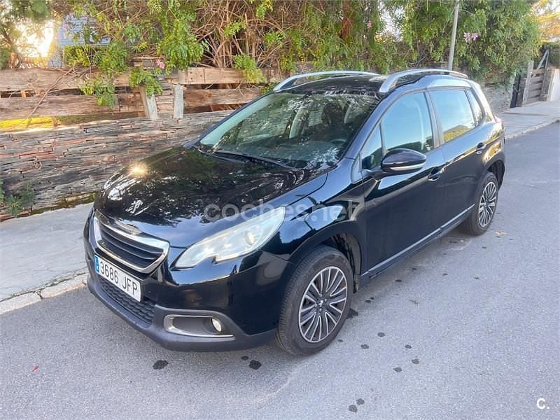 Usado Peugeot 2008 Active 92 CV (67 kW) 2015 Negro SUV