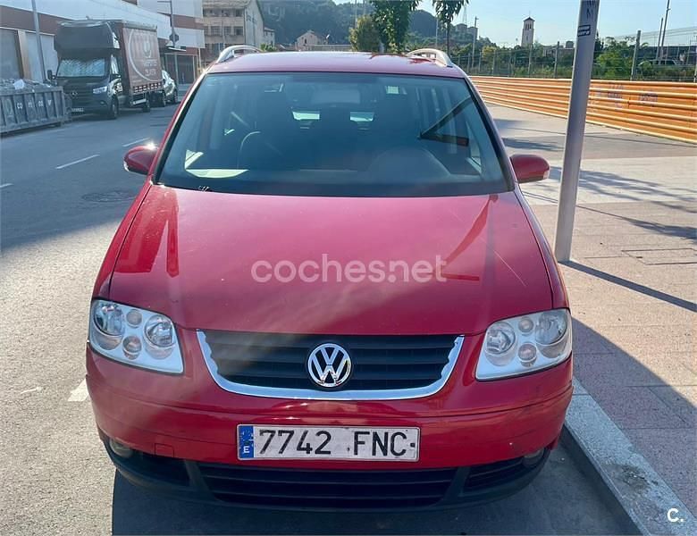 Rojo Usado 2007 VW Touran Highline Monovolumen | 1750 € (Precio justo) - Imagen 1/4