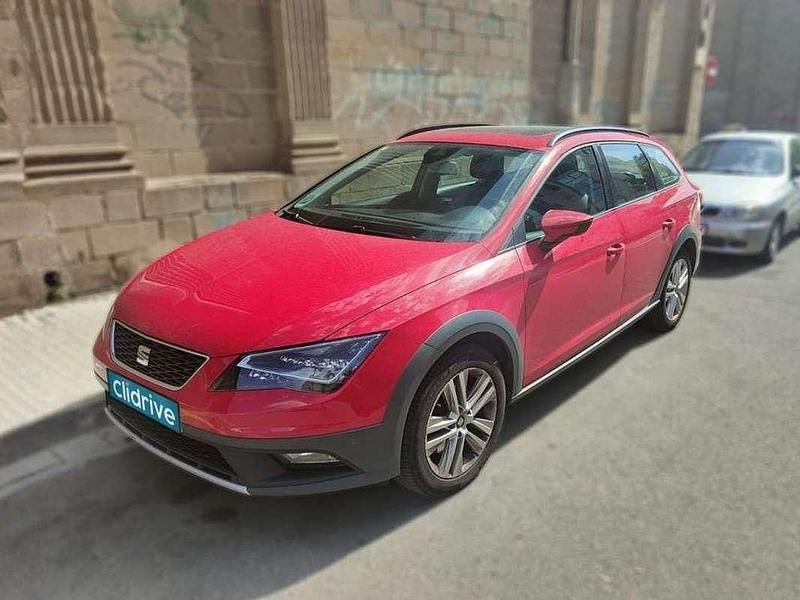 Usado Seat Leon ST 4Drive 184 CV (135 kW) 2015 Rojo Familiar