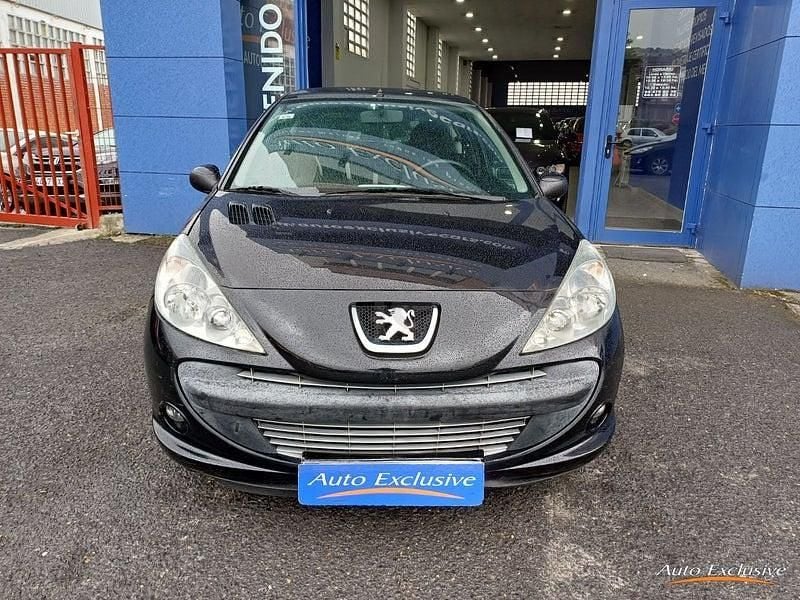 Usado Peugeot 206+ 70 CV (51 kW) 2012 Negro Utilitario