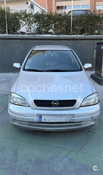 Usado Opel Astra Comfort 100 CV (73 kW) 2001 Gris / plata Berlina