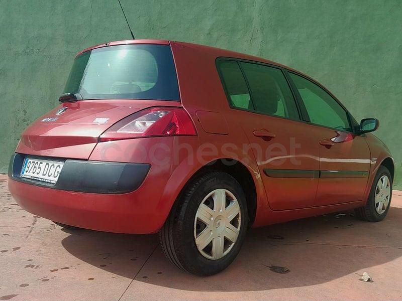 Usado Renault Mégane GrandTour Authentique 80 CV (58 kW) 2004 Granate Familiar