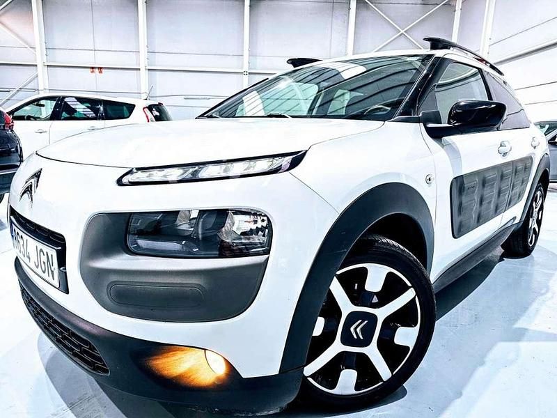 Usado Citroën C4 Cactus Shine 100 CV (73 kW) 2015 Blanco Utilitario