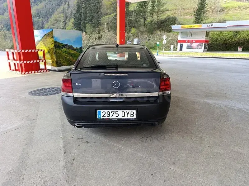 Usado Opel Vectra Cosmo 150 CV (110 kW) 2006 Gris / plata Berlina