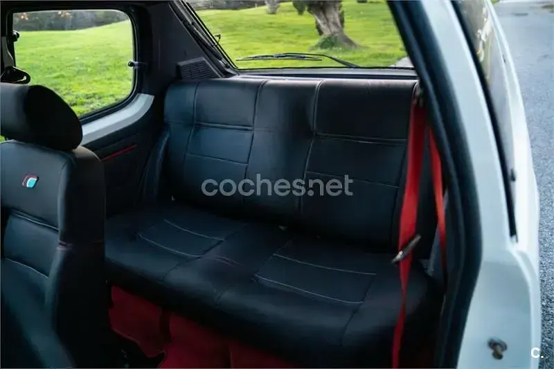 Usado Peugeot 205 103 CV (75 kW) 1989 Blanco Berlina
