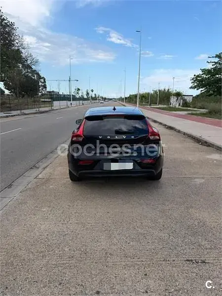 Usado Volvo V40 Summum 115 CV (84 kW) 2012 Negro Utilitario