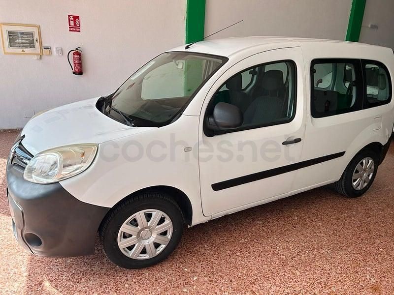Usado Renault Kangoo 90 CV (66 kW) 2016 Blanco Familiar