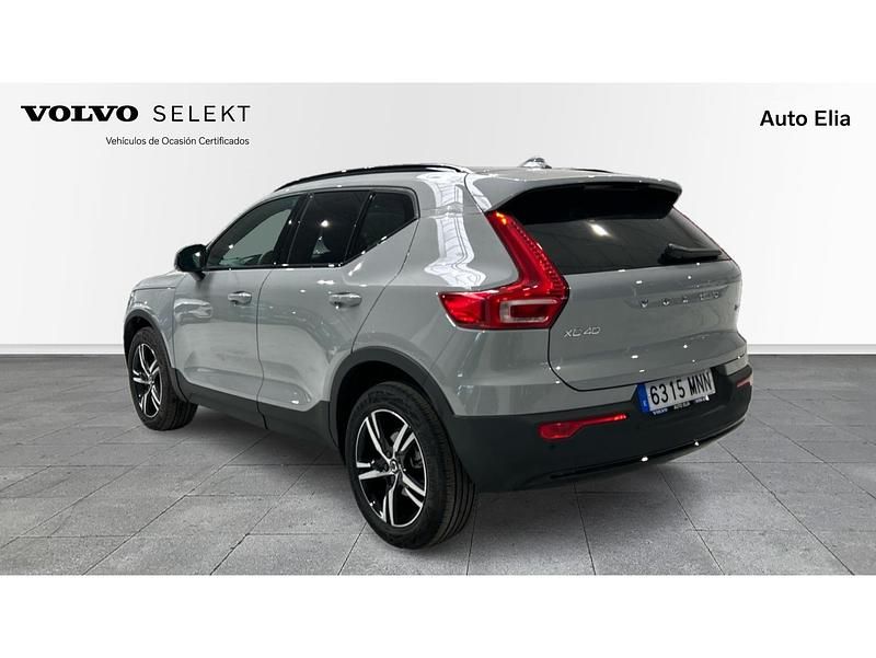 Usado Volvo XC40 Plus 129 CV (94 kW) 2024 Gris SUV
