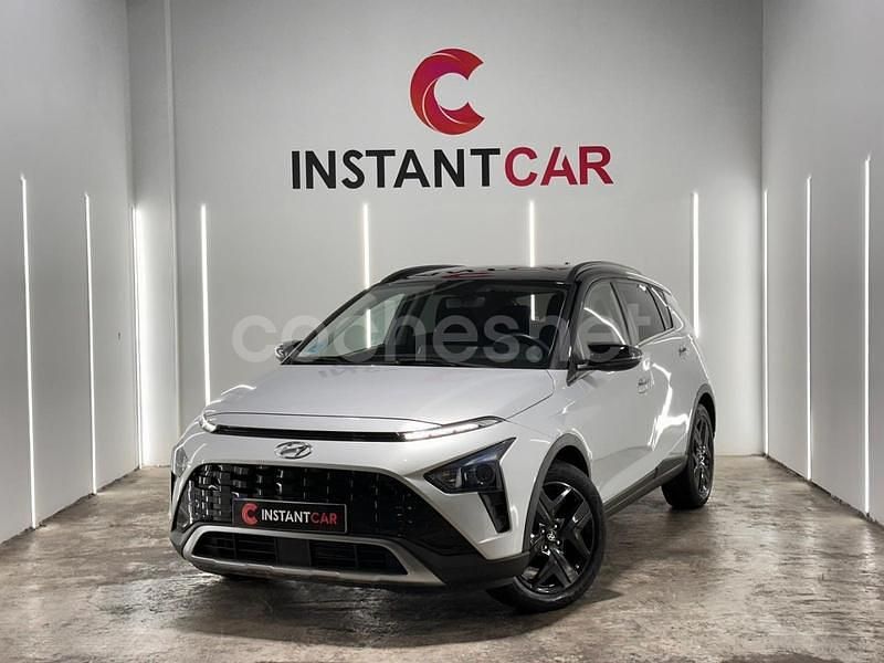 Usado Hyundai Bayon 100 CV (73 kW) 2022 Gris / plata SUV