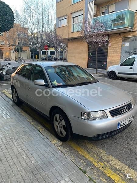 Usado Audi A3 Ambiente 100 CV (73 kW) 2002 Gris / plata Utilitario