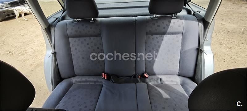 Usado Seat Ibiza Stella 90 CV (66 kW) 2000 Gris / plata Berlina