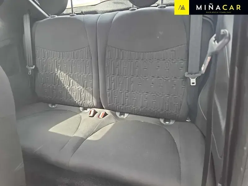 Usado Fiat 500 70 CV (51 kW) 2024 Negro Berlina