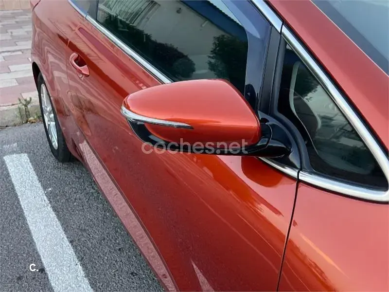 Usado Kia ProCeed 100 CV (73 kW) 2013 Naranja Utilitario