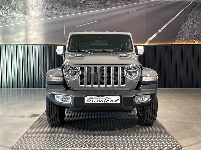 Usado Jeep Wrangler Sahara 381 CV (280 kW) 2023 Gris / plata SUV