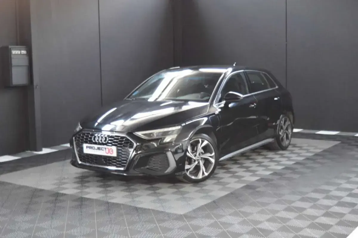 Usado Audi A3 Sportback S-Line 204 CV (150 kW) 2021 Negro Utilitario