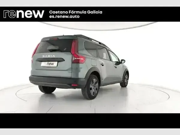 Usado Dacia Jogger Expression 100 CV (73 kW) 2025 Verde Monovolumen