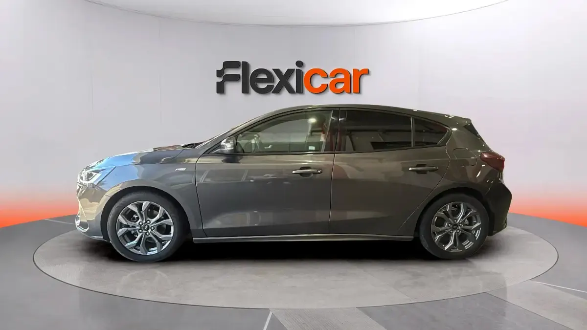 Usado Ford Focus ST-Line 155 CV (114 kW) 2023 Gris Berlina