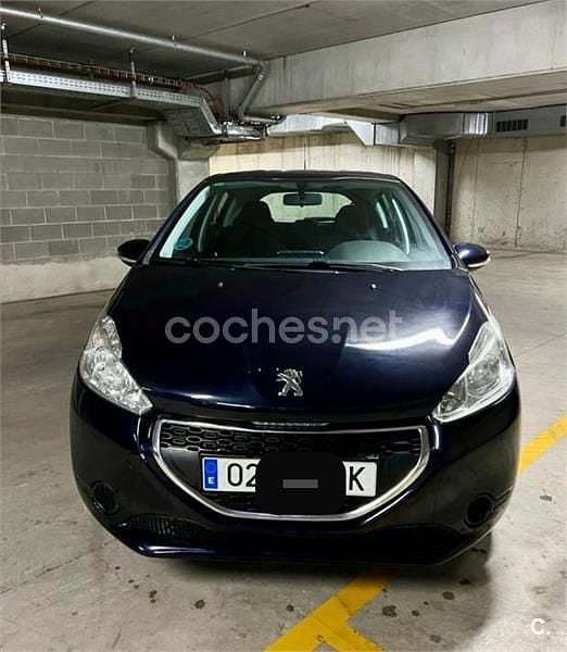 Usado Peugeot 208 Active 82 CV (60 kW) 2014 Negro Utilitario