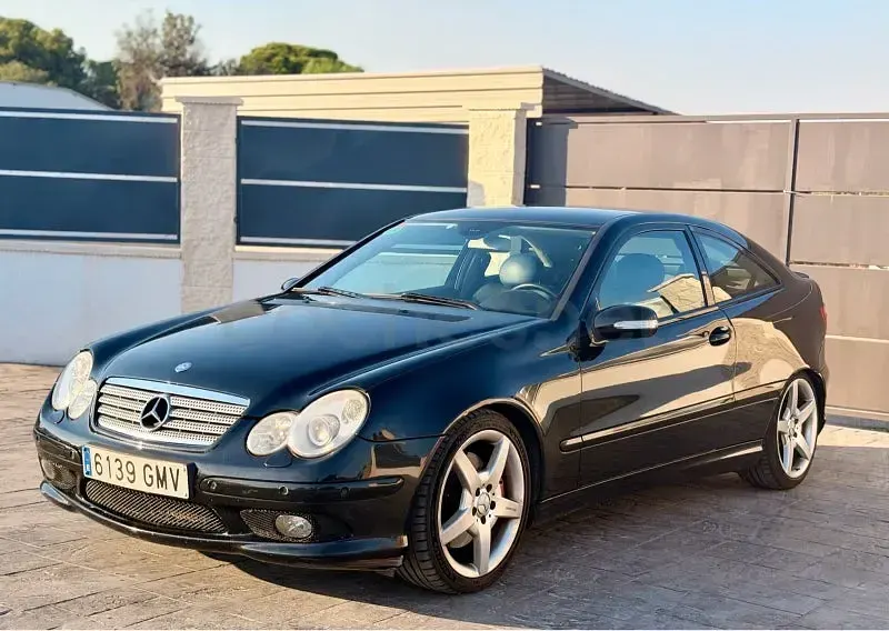 Usado Mercedes C350 272 CV (200 kW) 2007 Negro Coupe