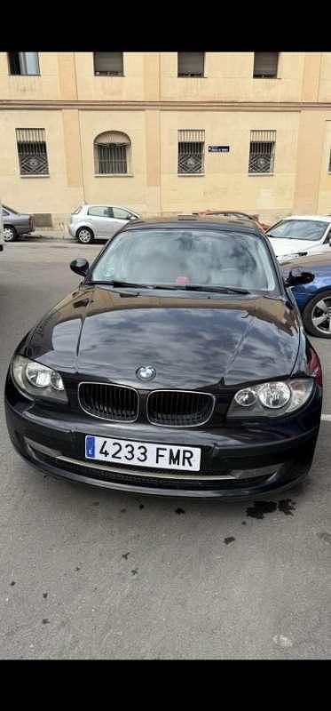 Usado BMW 116 122 CV (89 kW) 2007 Negro Utilitario