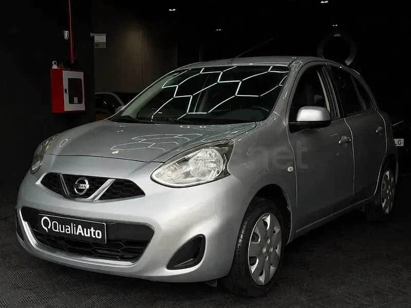 Usado Nissan Micra Acenta 80 CV (58 kW) 2015 Gris / plata Utilitario