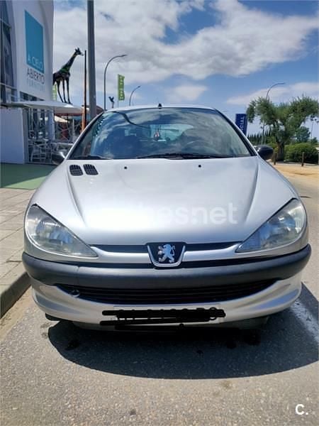 Gris / plata Usado 2000 Peugeot 206 Berlina | 2500 € (Un poco caro) - Imagen 1/4