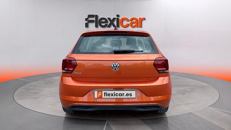 Usado VW Polo Advance 95 CV (69 kW) 2018 Naranja Utilitario