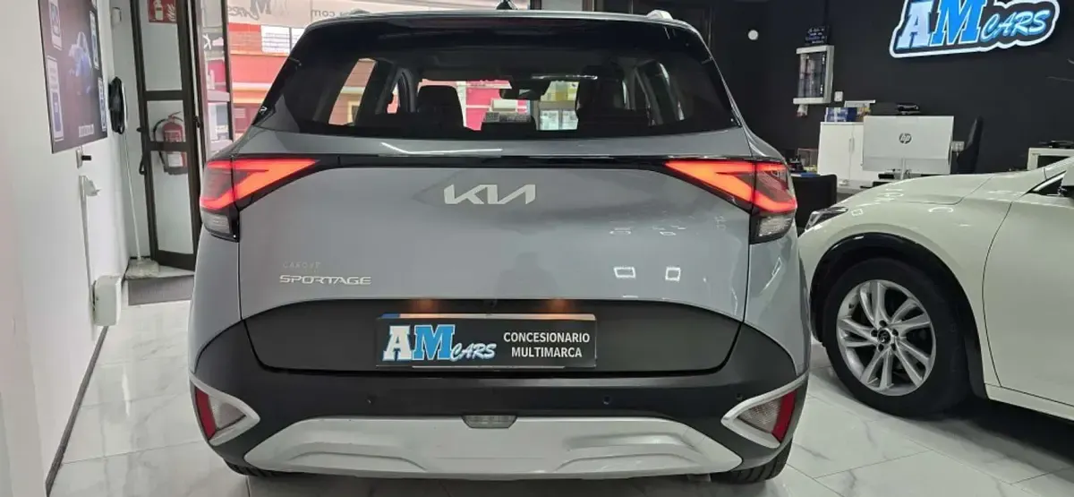 Usado Kia Sportage 152 CV (111 kW) 2023 Gris SUV