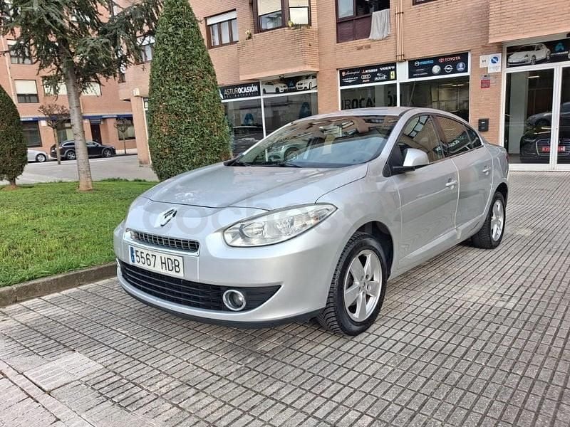 Usado Renault Fluence Dynamique 110 CV (80 kW) 2011 Gris / plata Berlina