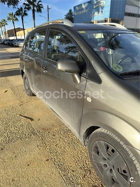 Usado Toyota Corolla Verso Sol 136 CV (100 kW) 2007 Gris / plata Monovolumen