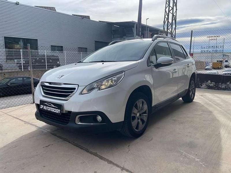 Usado Peugeot 2008 Allure 100 CV (73 kW) 2016 Blanco SUV