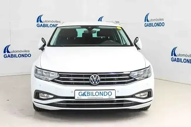 Używany VW Passat Business 150 KM (110 kW) 2021 Biały Kombi