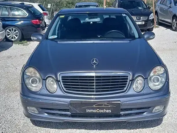 Usado Mercedes E220 Classic 150 CV (110 kW) 2004 Gris Berlina