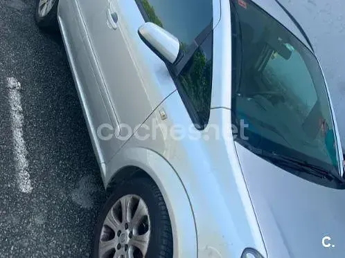 Usado Opel Zafira Cosmo 120 CV (88 kW) 2008 Gris / plata Monovolumen