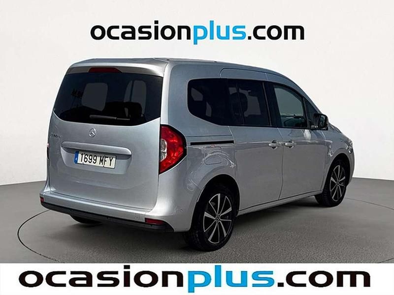 Usado Mercedes 180 116 CV (85 kW) 2023 Plateado Berlina