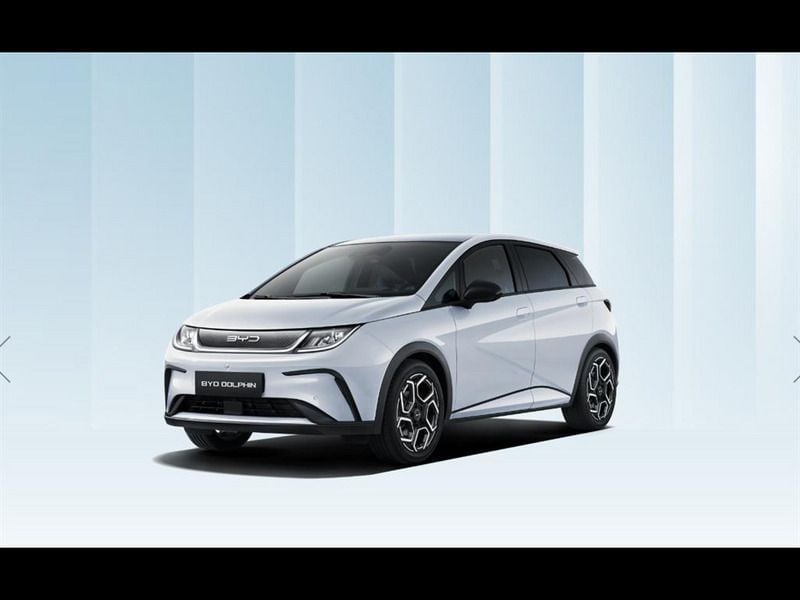 Nuevo BYD Dolphin Comfort 150 kW (204 CV) 2025 Skiing white Utilitario