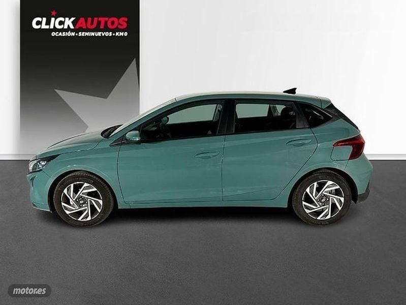 Usado Hyundai i20 85 CV (62 kW) 2024 Verde Utilitario