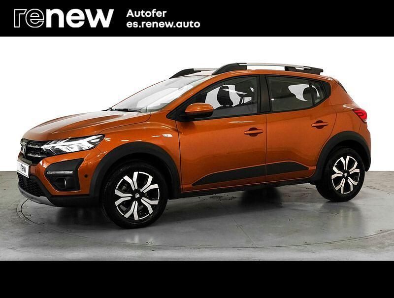 Usado Dacia Sandero Comfort 100 CV (73 kW) 2022 Naranja Utilitario