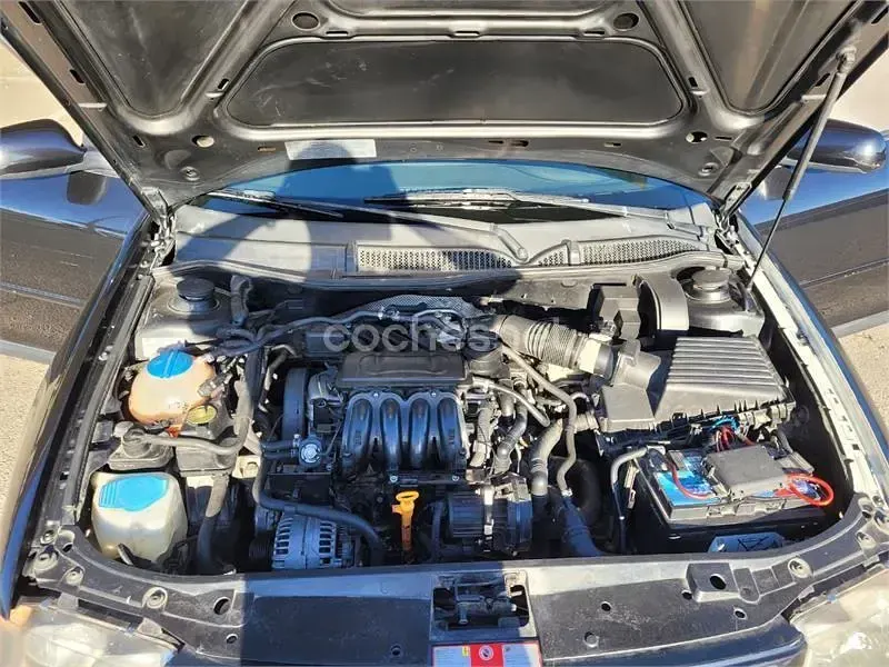 Usado Audi A3 Ambiente 102 CV (75 kW) 2002 Negro Utilitario