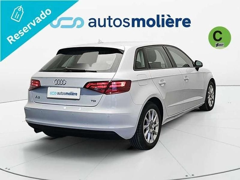 Usado Audi A3 Sportback Attraction 110 CV (80 kW) 2015 Blanco Utilitario