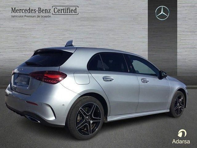 Usado Mercedes A250 AMG line 218 CV (160 kW) 2025 Plata hightech Berlina