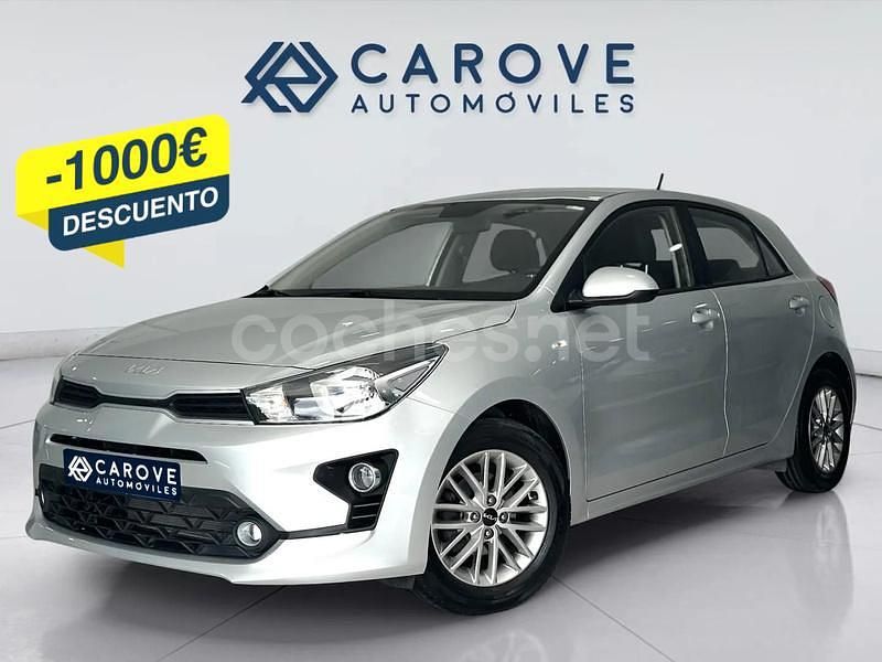 Gris / plata Usado 2023 Kia Rio Berlina | 13.990 € (Precio justo) - Imagen 1/4
