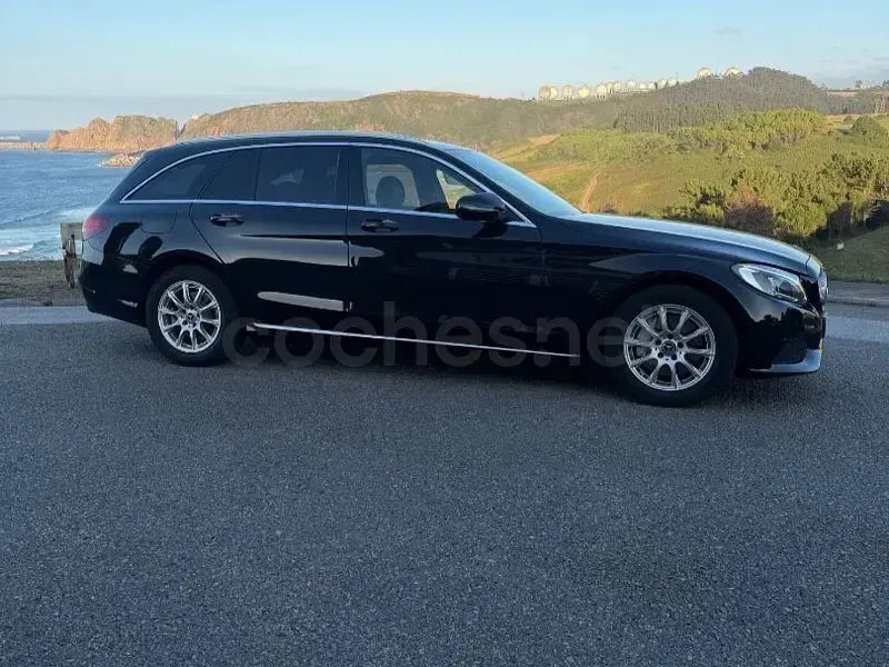 Usado Mercedes C250 204 CV (150 kW) 2018 Negro Familiar