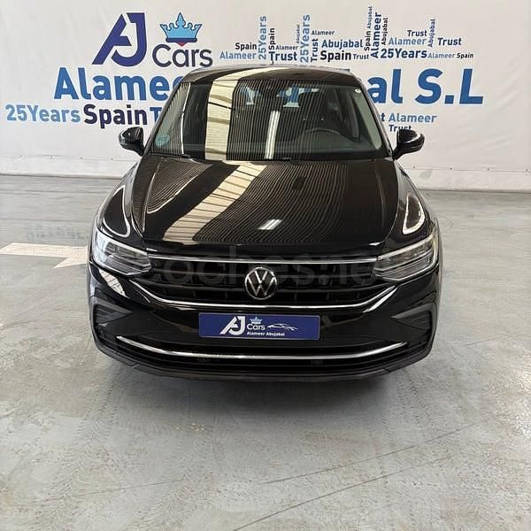 Usado VW Tiguan 122 CV (89 kW) 2022 Gris / plata SUV