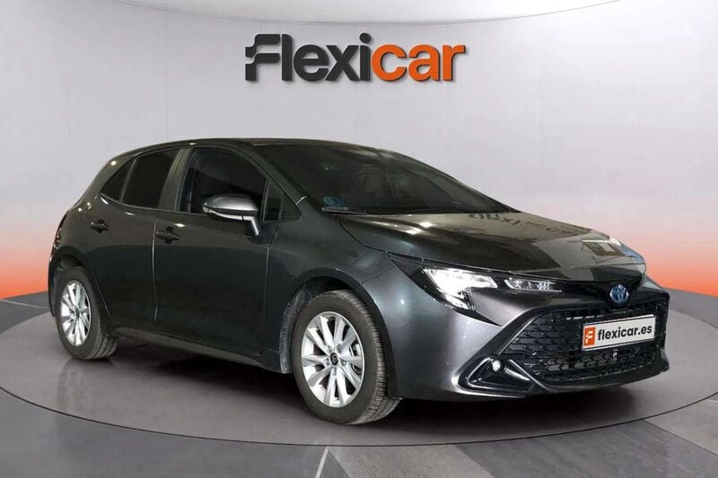 Gris Usado 2023 Toyota Corolla Active Berlina | 20.690 € (Buen precio) - Imagen 1/4