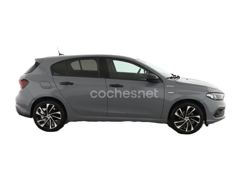 Usado Fiat Tipo 120 CV (88 kW) 2018 Gris / plata Berlina