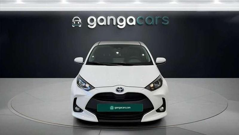 Usado Toyota Yaris Hybrid Active 116 CV (85 kW) 2021 Blanco Utilitario